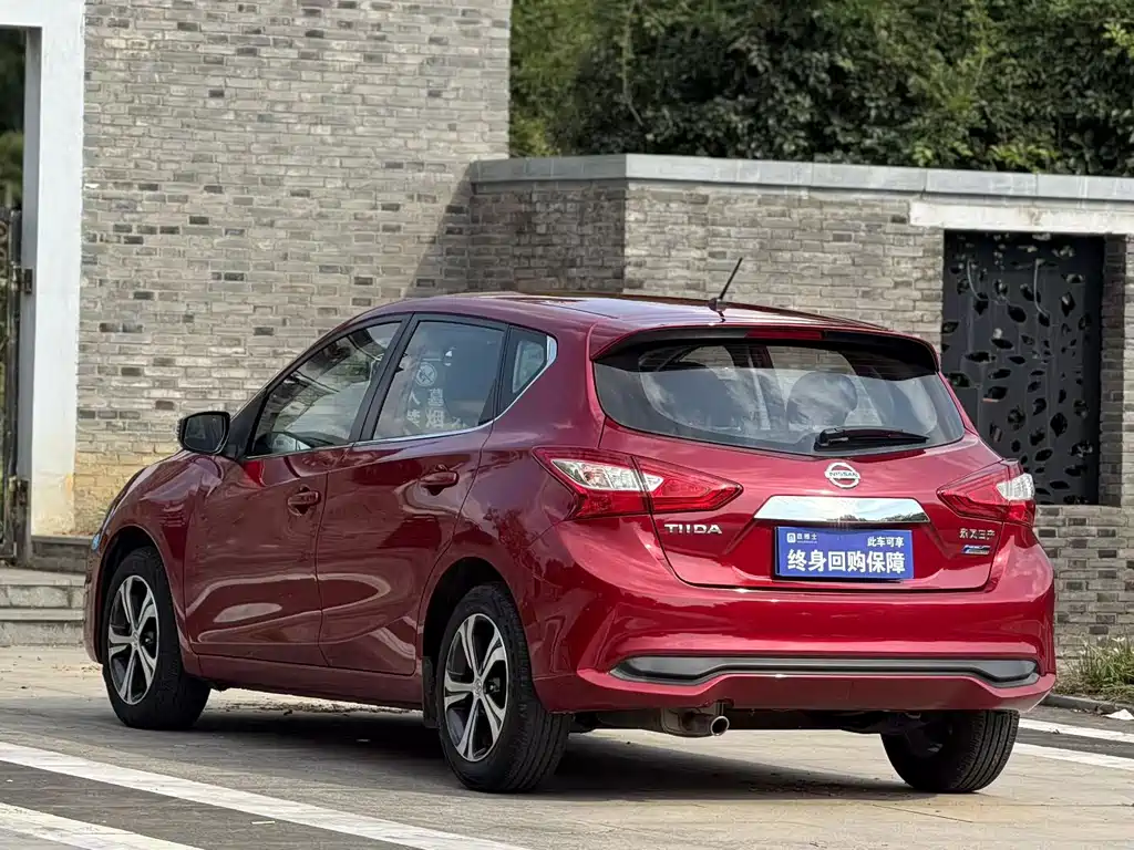 Nissan Tiida — миниатюра 3