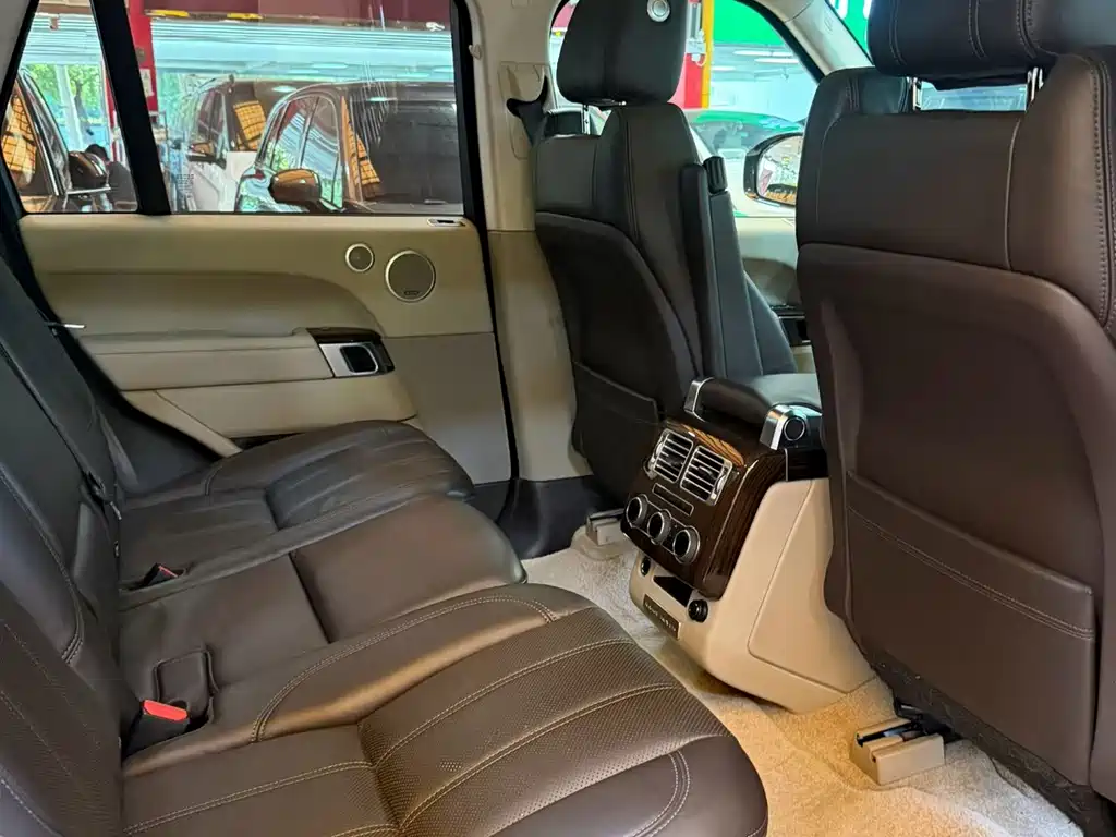 Land Rover Range Rover — миниатюра 7