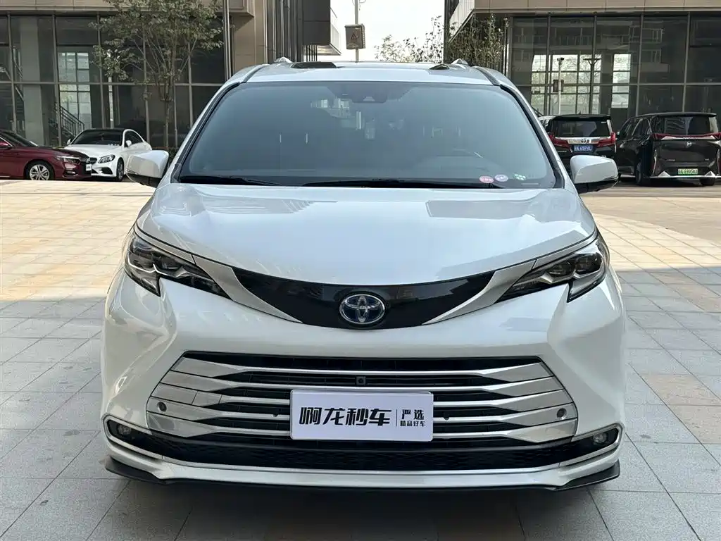 TOYOTA SIENNA
