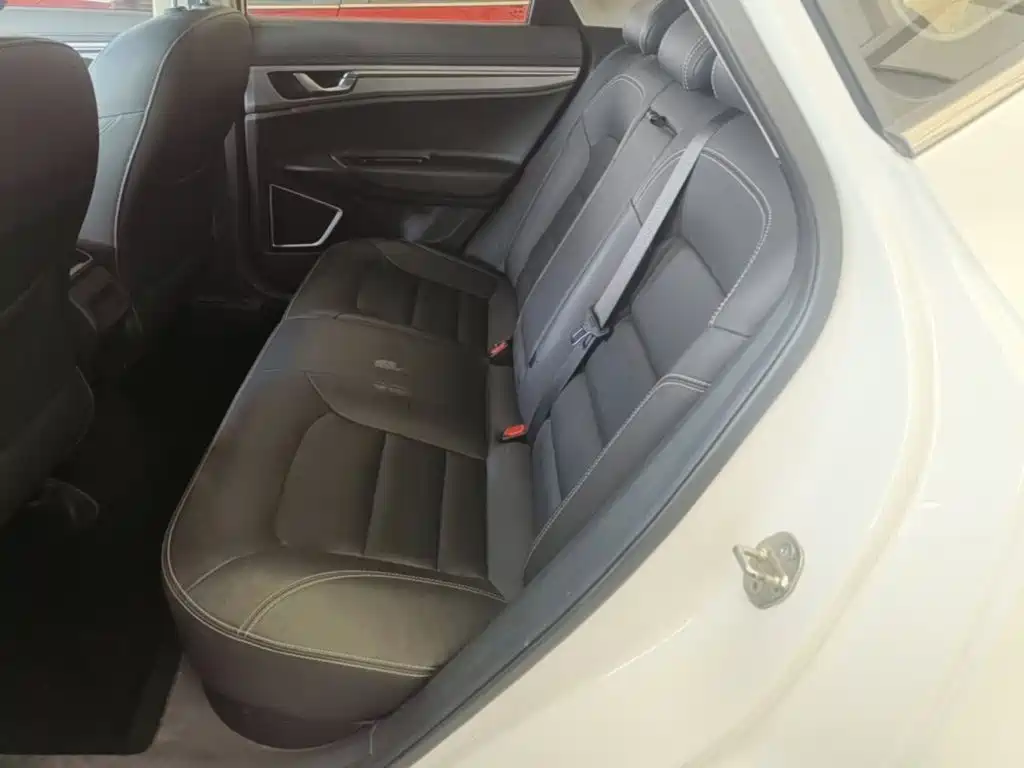 Geely Emgrand GS — миниатюра 17