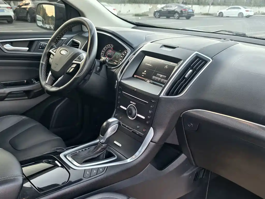 Ford Edge — миниатюра 7
