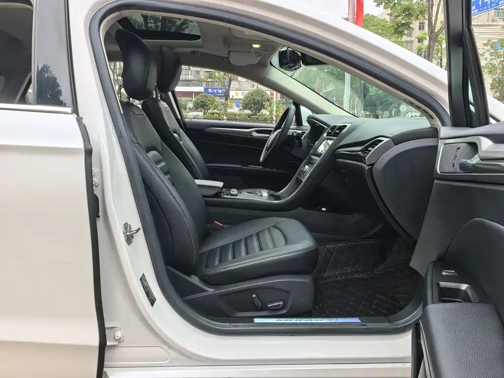 Ford Mondeo — миниатюра 6