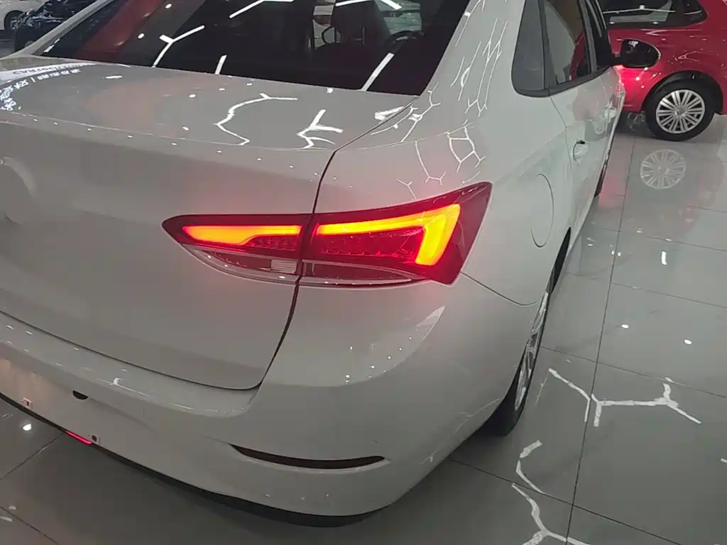 Buick Excelle — миниатюра 8