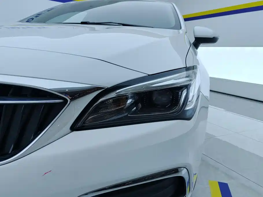 Buick Verano — миниатюра 5