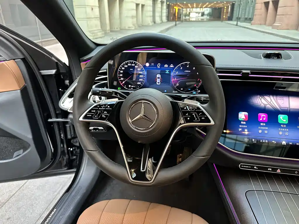 Mercedes-Benz E-Class — миниатюра 17