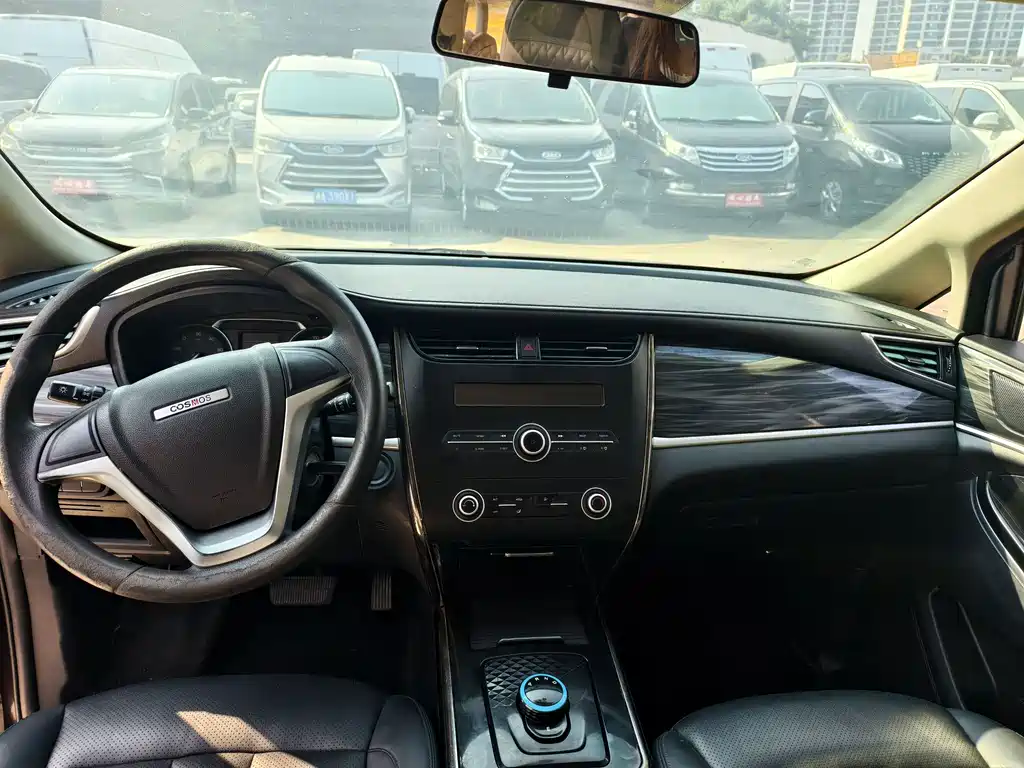 Oshan Oushang Cosmos EV — миниатюра 4
