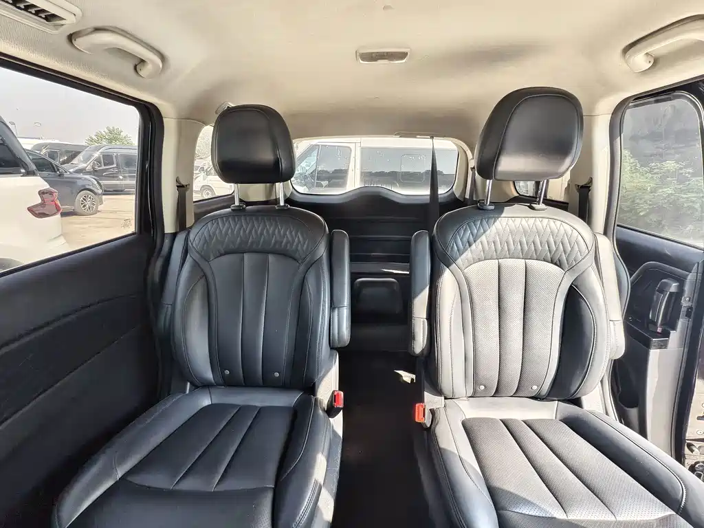 Oshan Oushang Cosmos EV — миниатюра 6