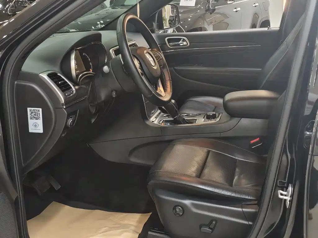 Jeep Grand Cherokee (Import) — миниатюра 10