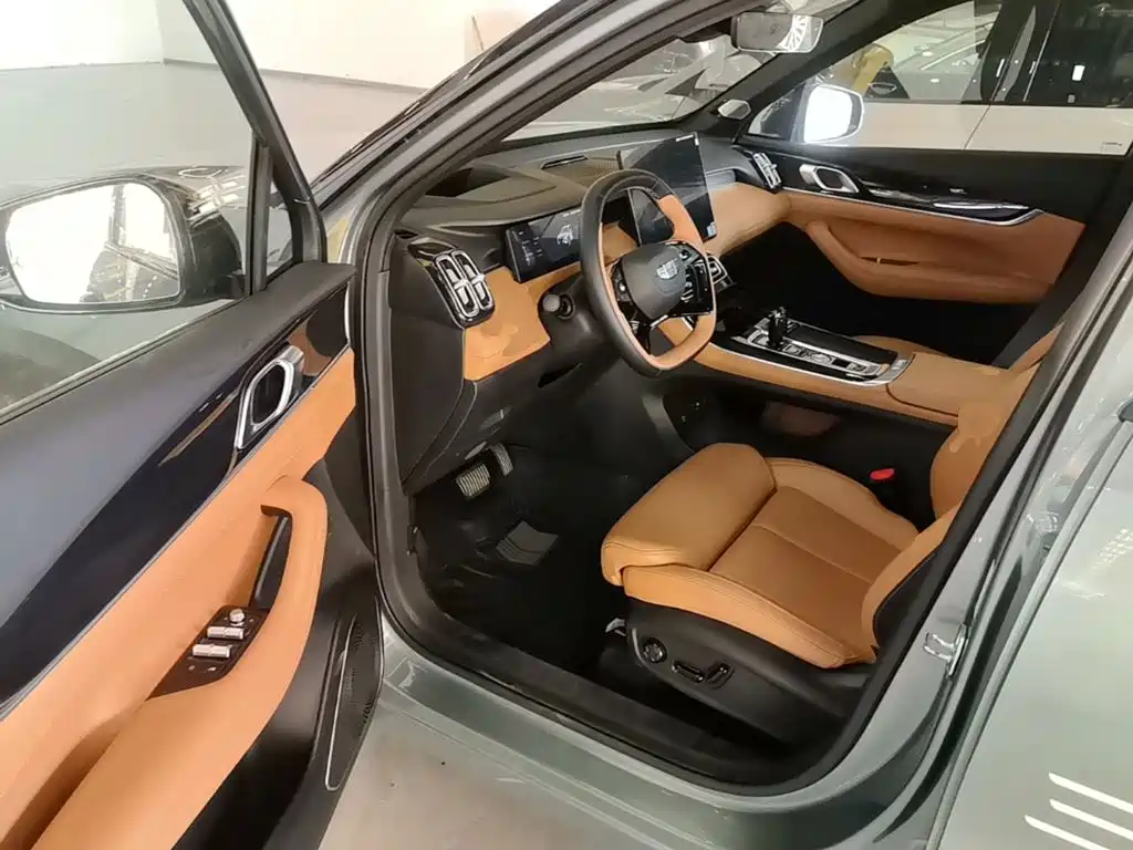 Geely Boyue L — миниатюра 16