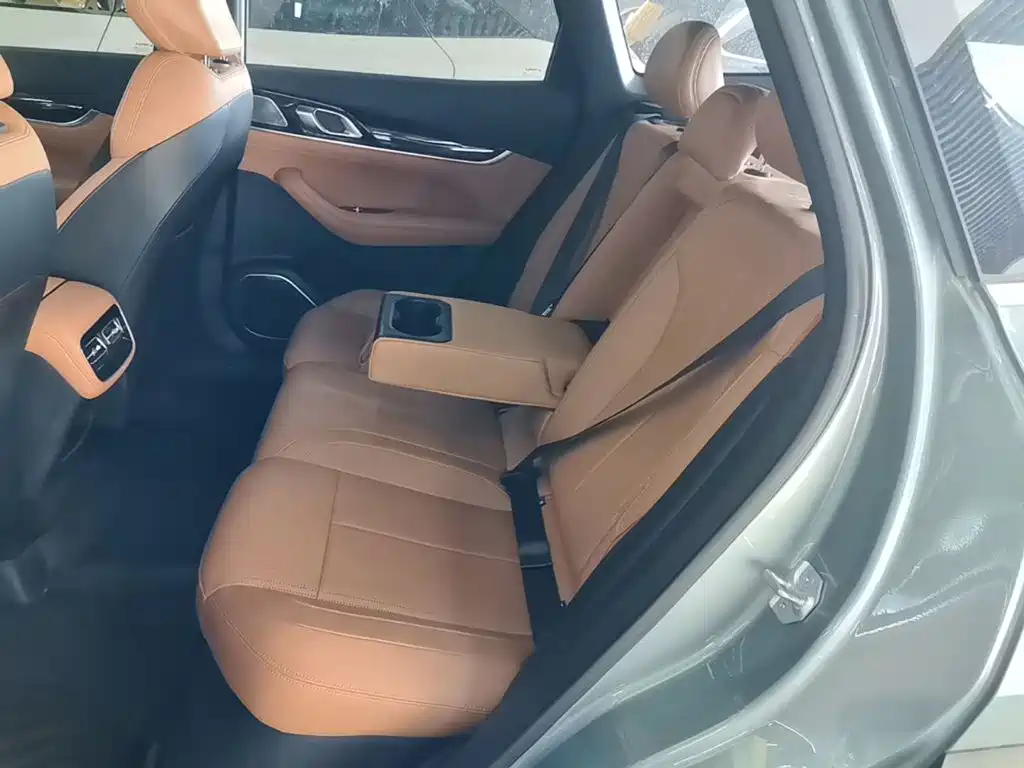 Geely Boyue L — миниатюра 17