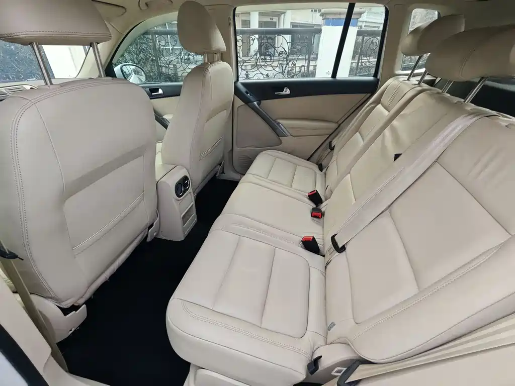 Volkswagen Tiguan 2012 1.8TSI AT