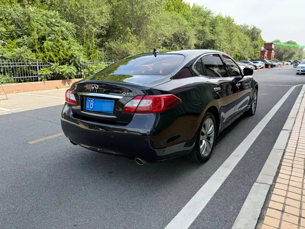 Infiniti Q70 — миниатюра 13