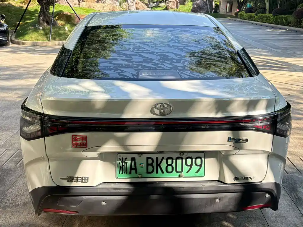 Toyota bZ3 — миниатюра 6