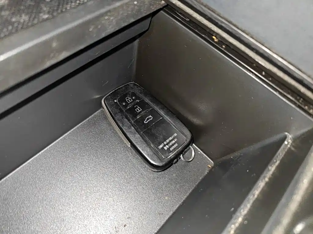 Toyota Camry — миниатюра 9