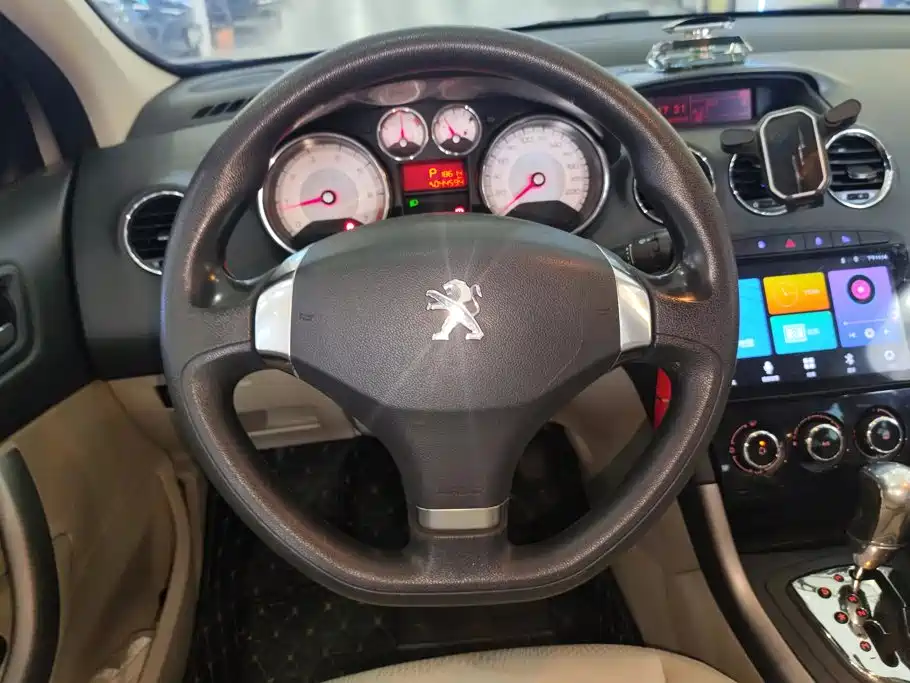 Peugeot 408 — миниатюра 15