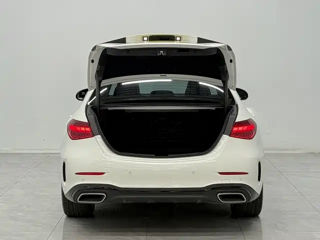 Mercedes-Benz C-Class — миниатюра 11