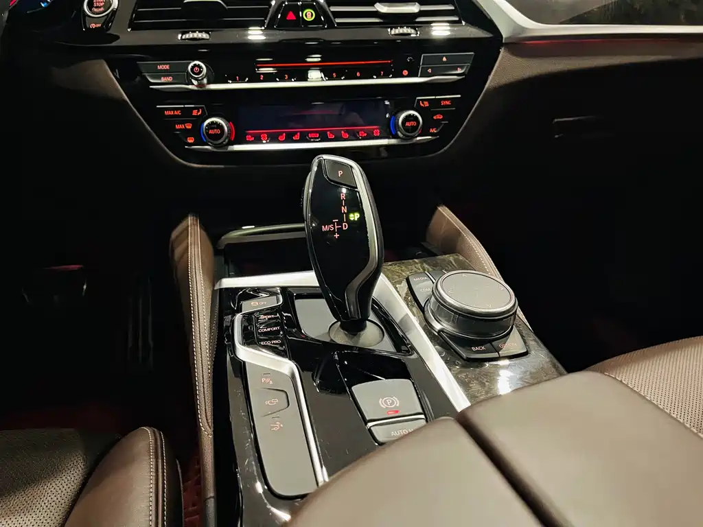 BMW 6 GT 2018 640i xDrive M Sport
