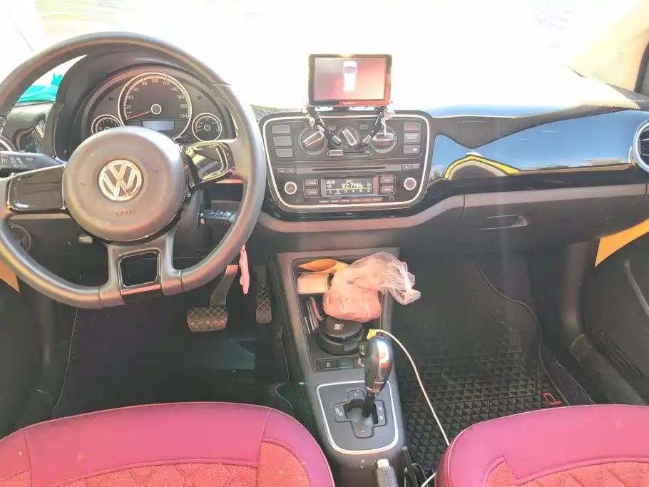 Volkswagen up! — миниатюра 12