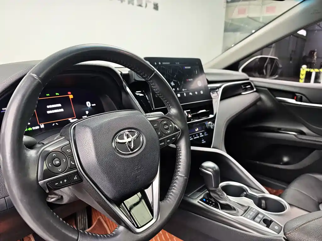 TOYOTA CAMRY