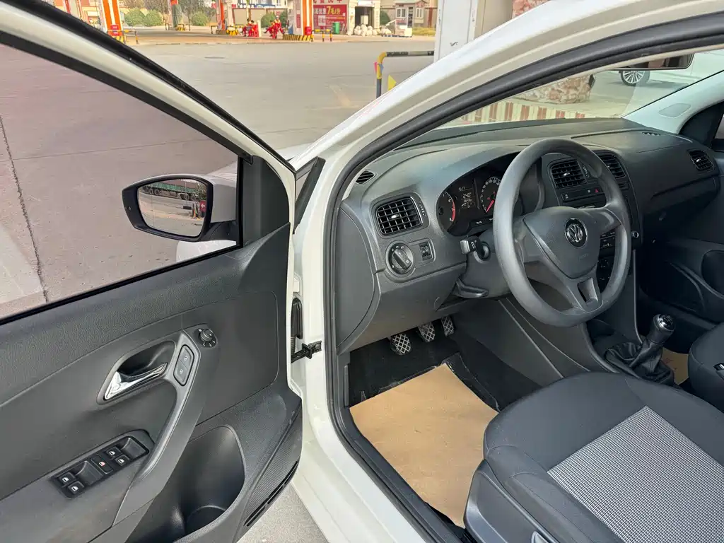 Volkswagen Polo — миниатюра 7
