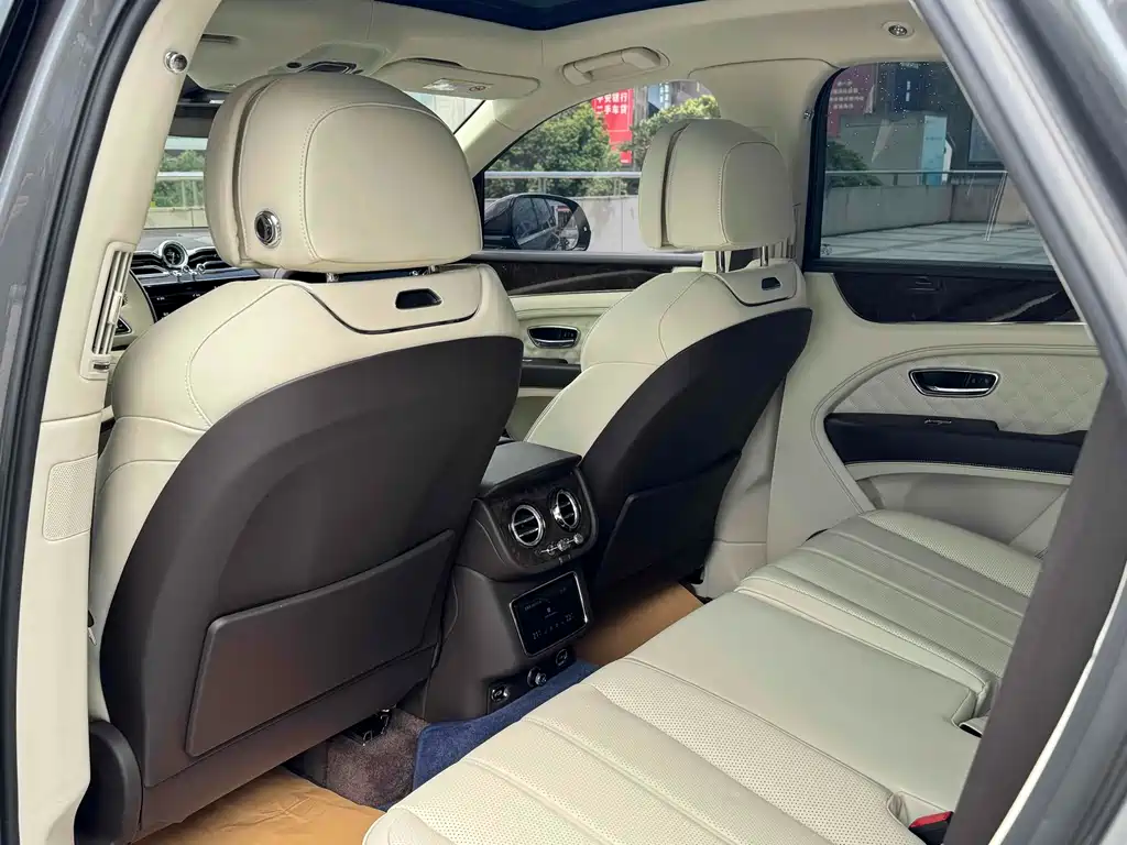 BENTLEY TIMYUE PLUG IN HYBRID