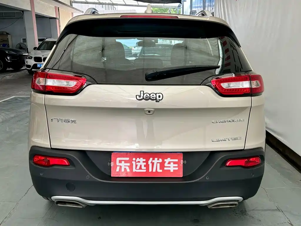 Jeep Cherokee — миниатюра 4