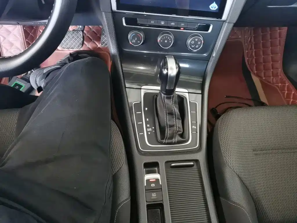 Volkswagen Golf — миниатюра 14