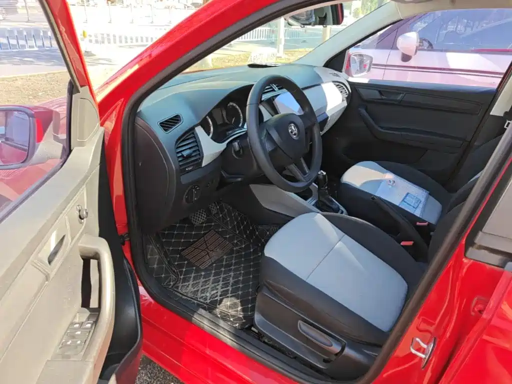 Skoda Fabia — миниатюра 16