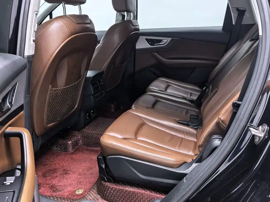 Audi Q7 — миниатюра 10