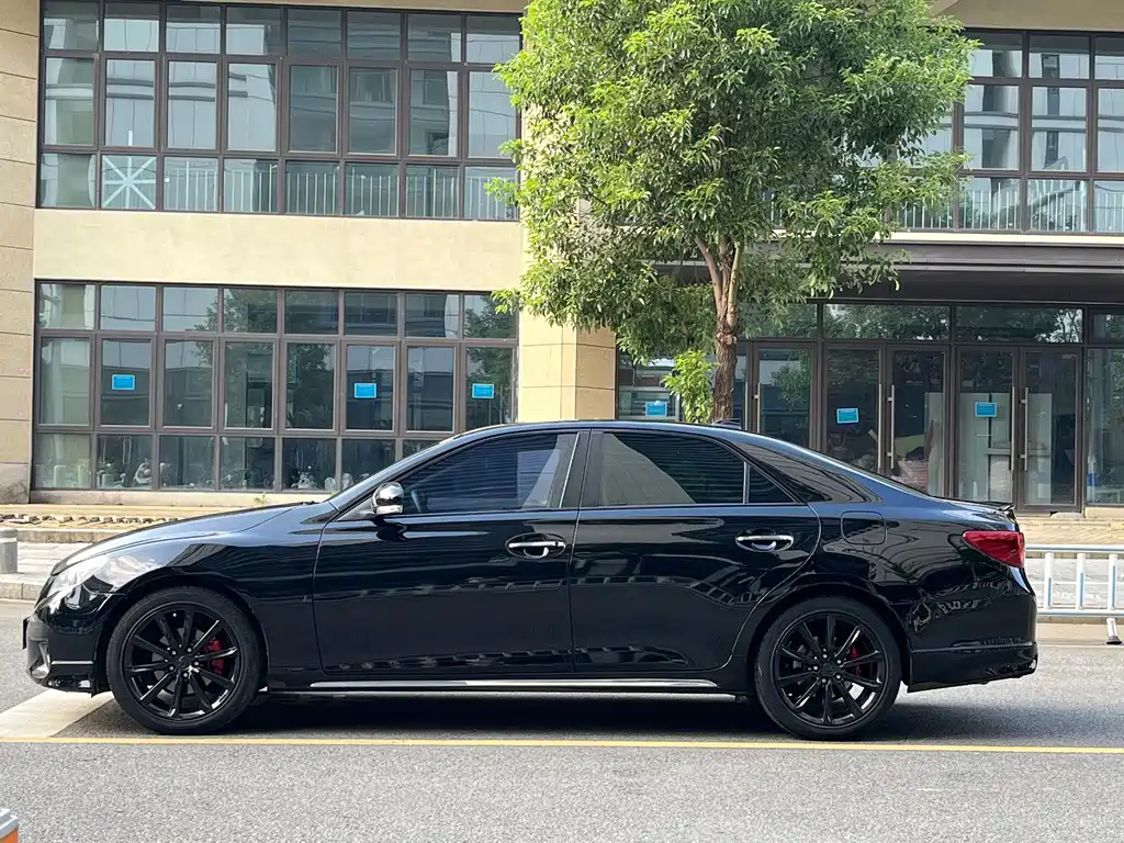 Toyota Reiz — миниатюра 4