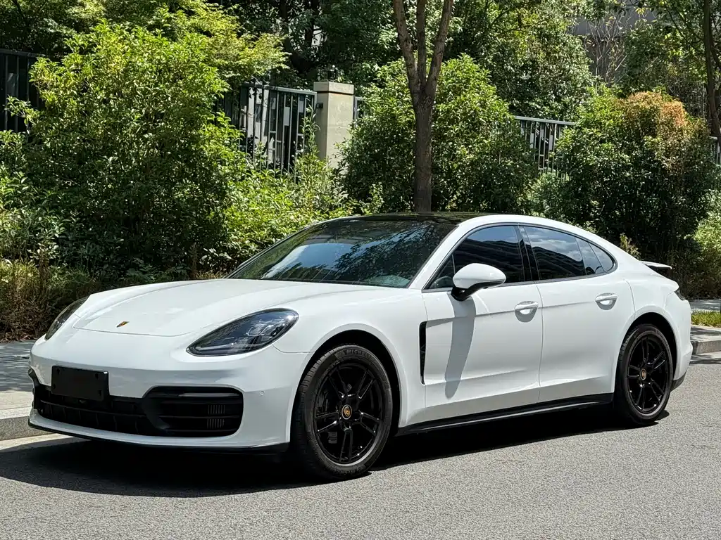 Porsche Panamera 2022