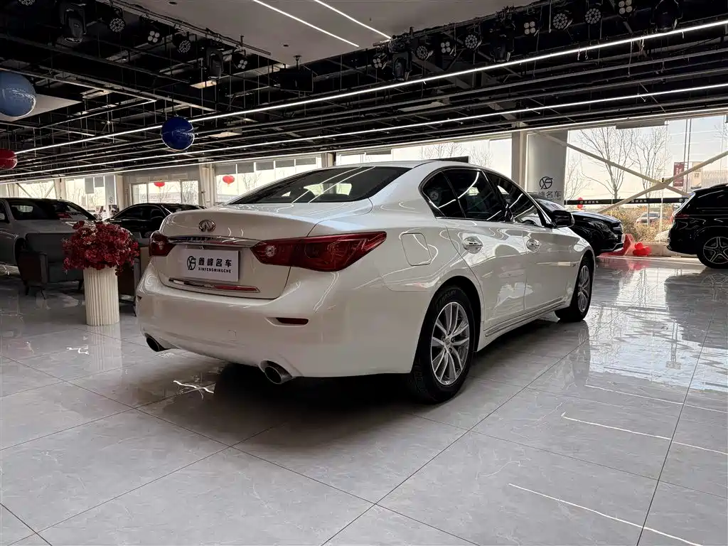 INFINITI Q50L