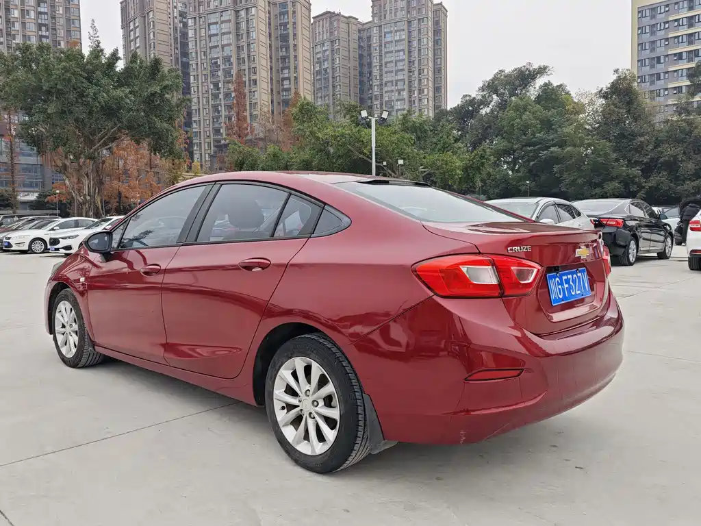 CHEVROLET CRUZE