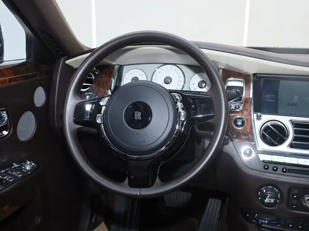 Rolls-Royce Ghost — миниатюра 15