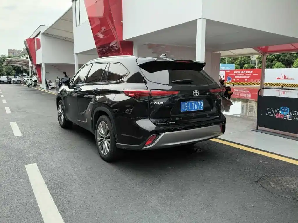 Toyota Highlander — миниатюра 9