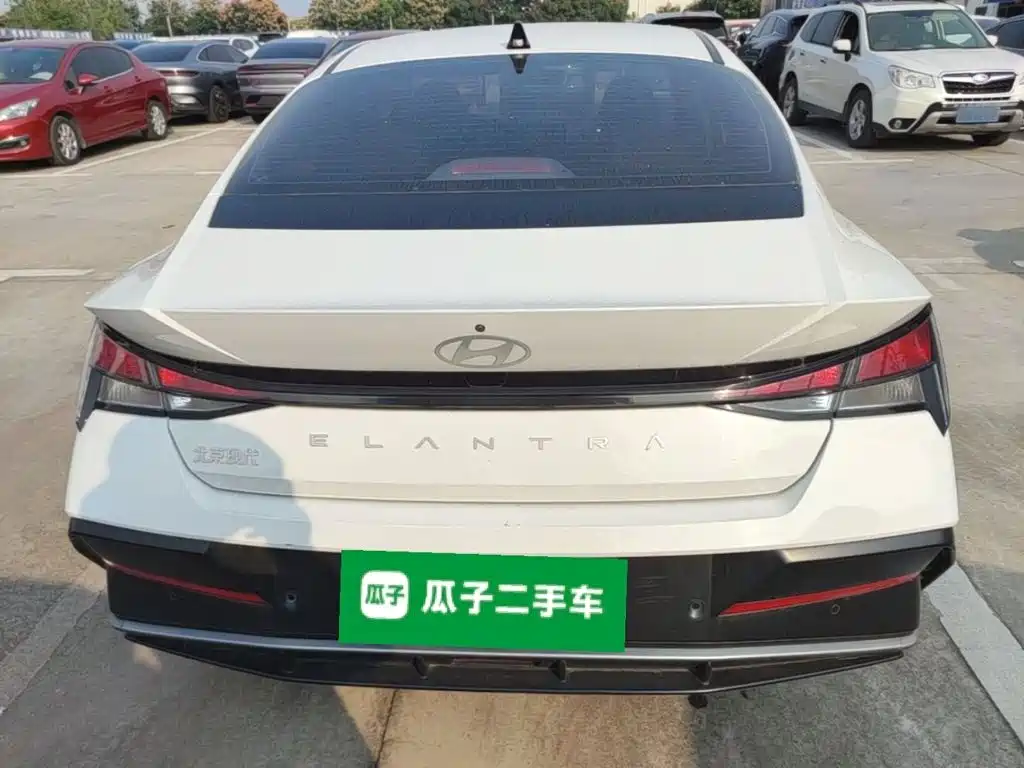 Hyundai Elantra — миниатюра 6