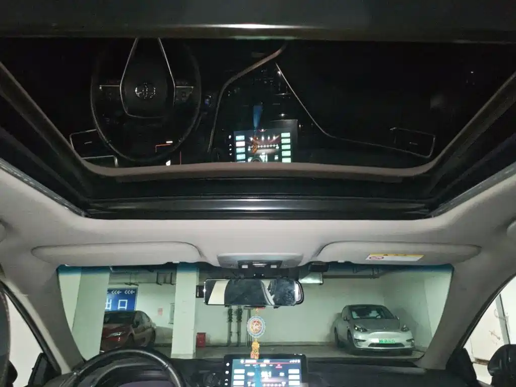 Toyota Camry — миниатюра 9