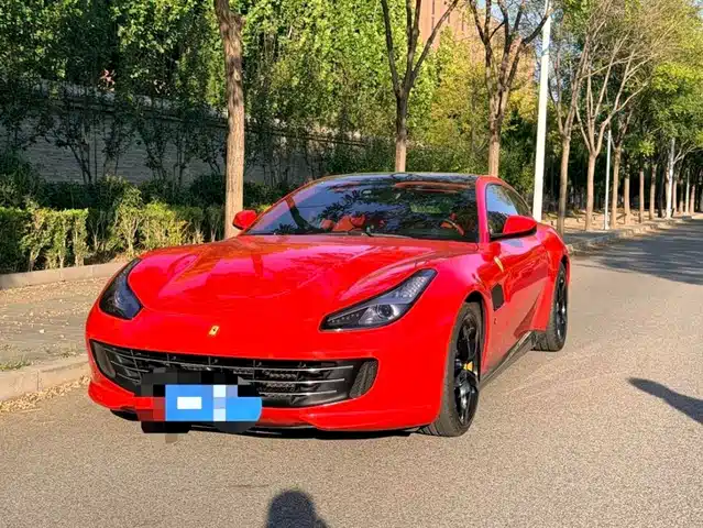 FERRARI GTC4LUSSO 2018
