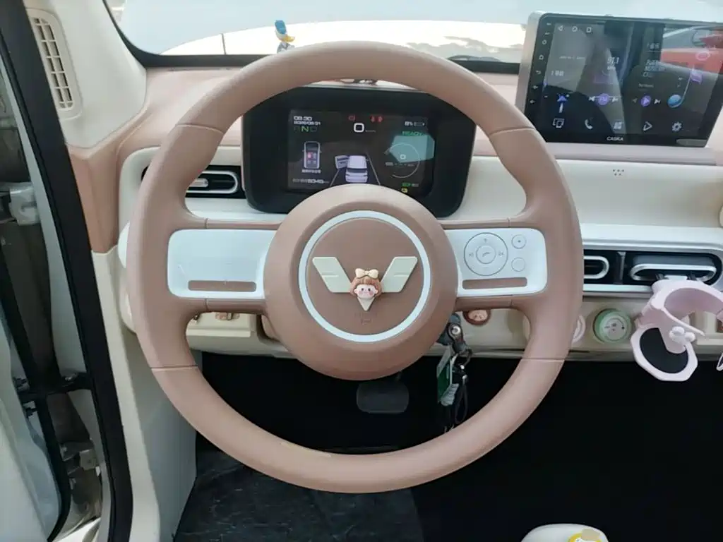 Wuling MINIEV — миниатюра 11