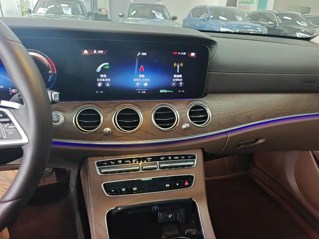 Mercedes-Benz E-Class New Energy — миниатюра 9