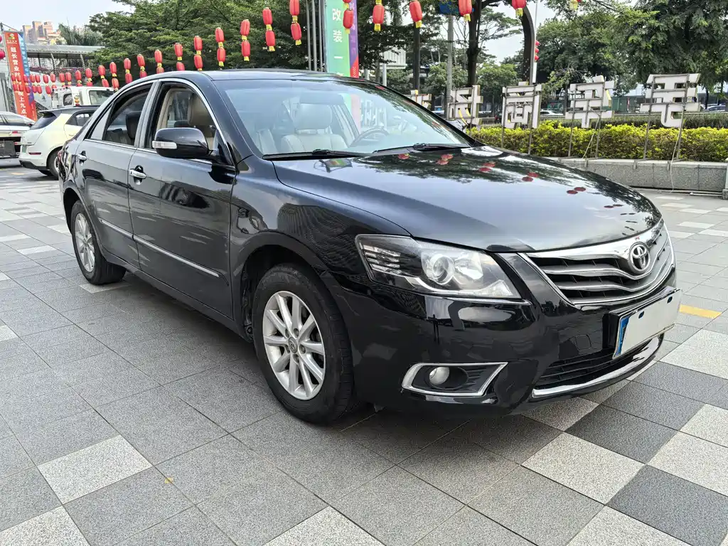 Toyota Camry — миниатюра 3