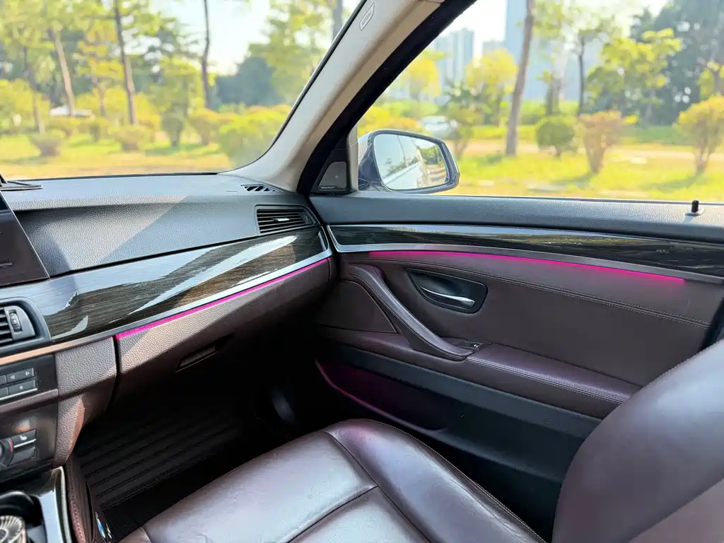 BMW 5 Series — миниатюра 13