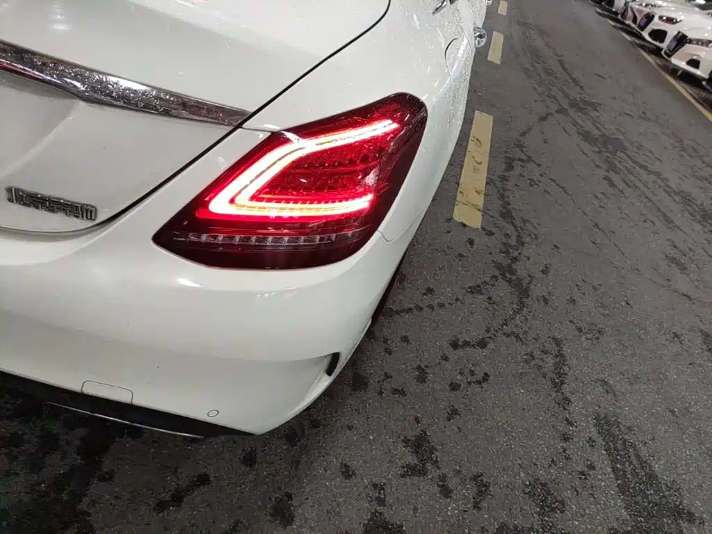 Mercedes-Benz C-Class — миниатюра 8