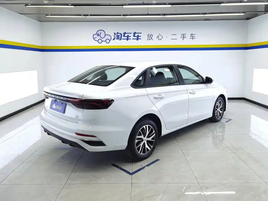 Geely Emgrand — миниатюра 3