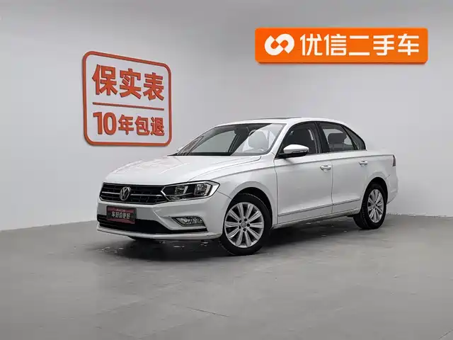 VOLKSWAGEN BORA 2017