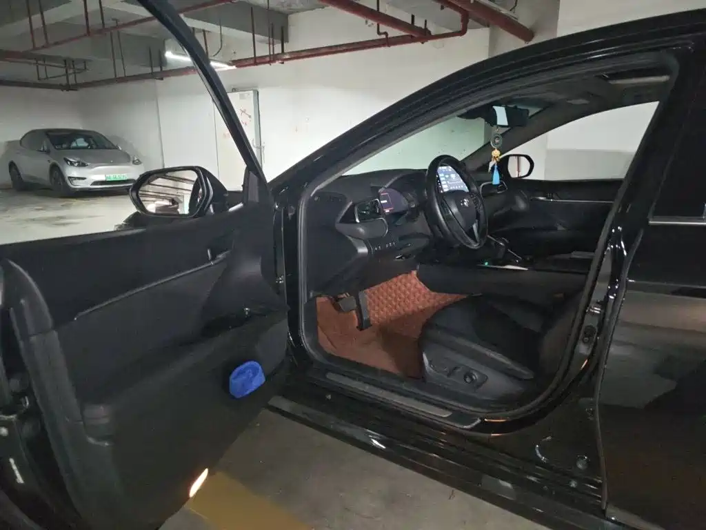 Toyota Camry — миниатюра 14