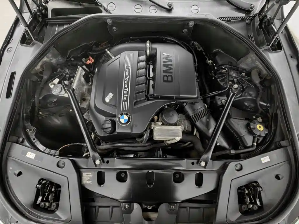 BMW 5 Series GT — миниатюра 6