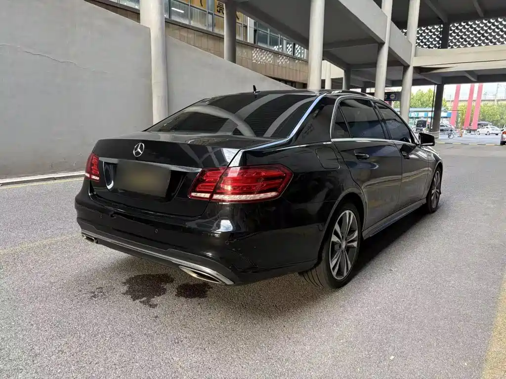 Mercedes-Benz E-Class — миниатюра 7