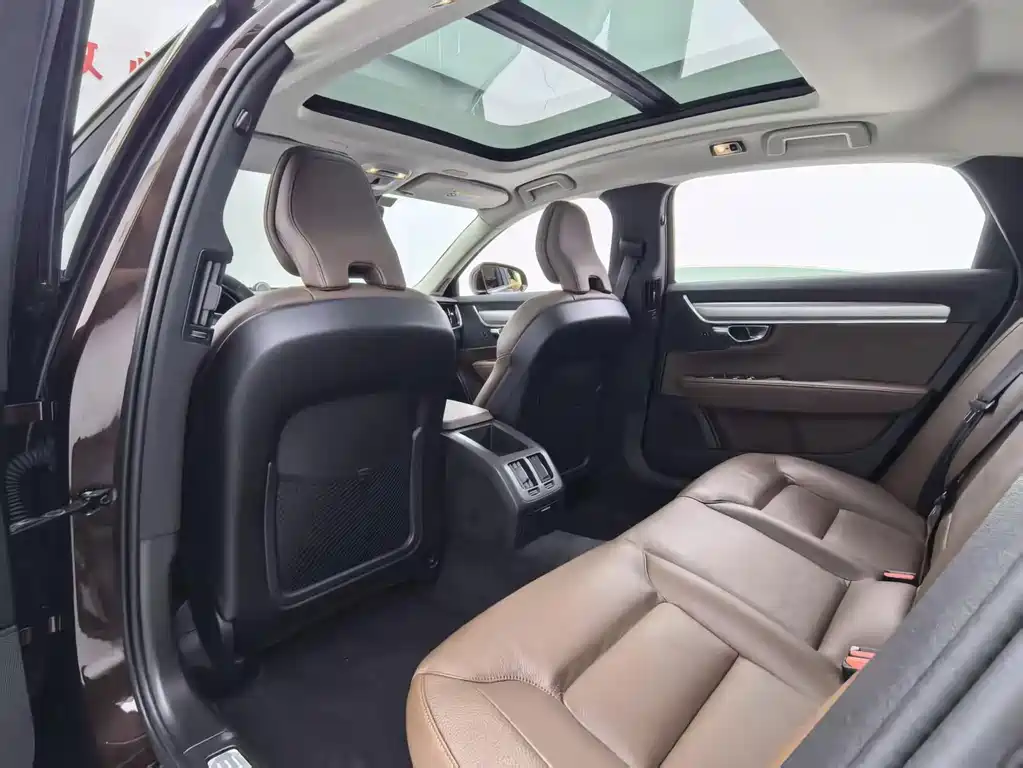 Volvo S90 — миниатюра 14