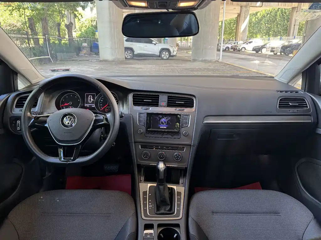 Volkswagen Golf — миниатюра 14